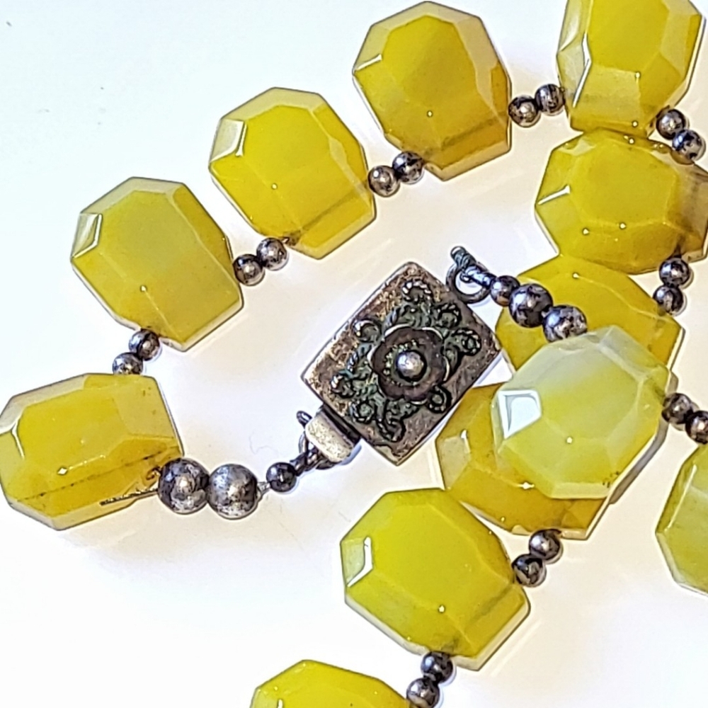MOMO GLASSWORKS PENDANT on 20" GOLD GLASS BEAD NECKLACE - STERLING SILVER CLASP - Picture 4 of 8